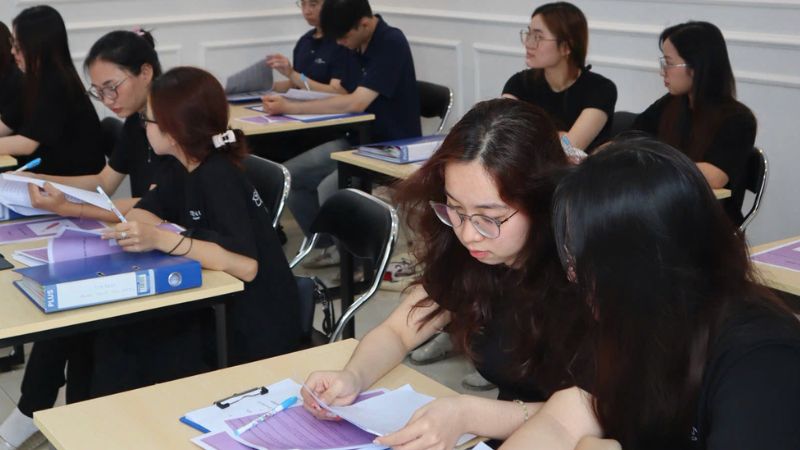 Lieu trinh ket hop massage chan va goi dau duong chat giup thu gian toan than giam cang thang va phuc hoi nang luong. 600 x 450 px 800 x 450